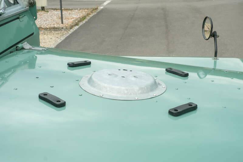 Image 17/50 of Land Rover 88 (1962)