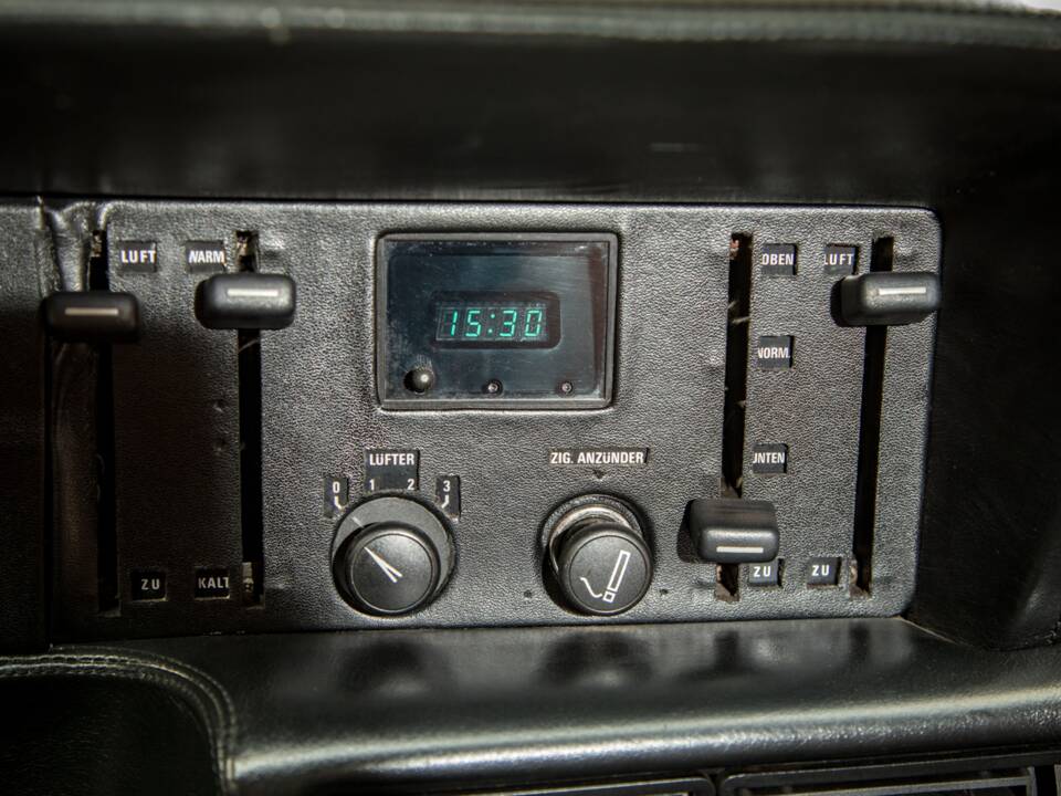 Image 14/22 of BMW M1 (1981)