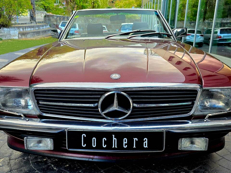 Image 25/34 of Mercedes-Benz 500 SL (1986)