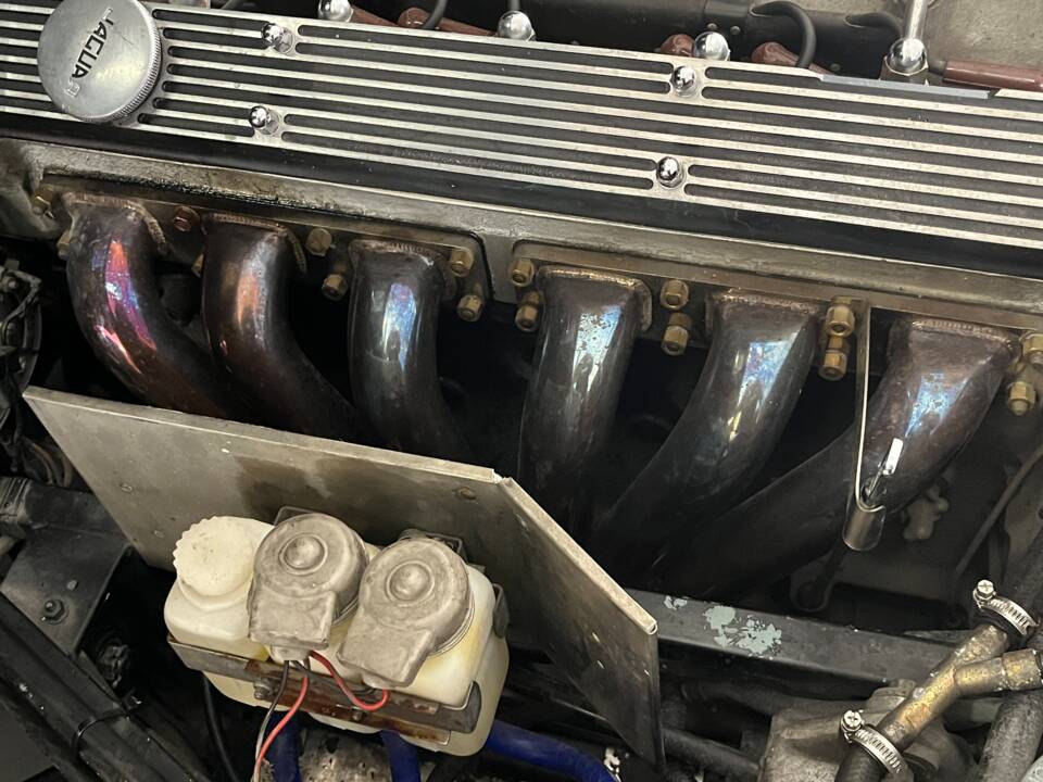 Bild 36/47 von Jaguar E-Type (1968)