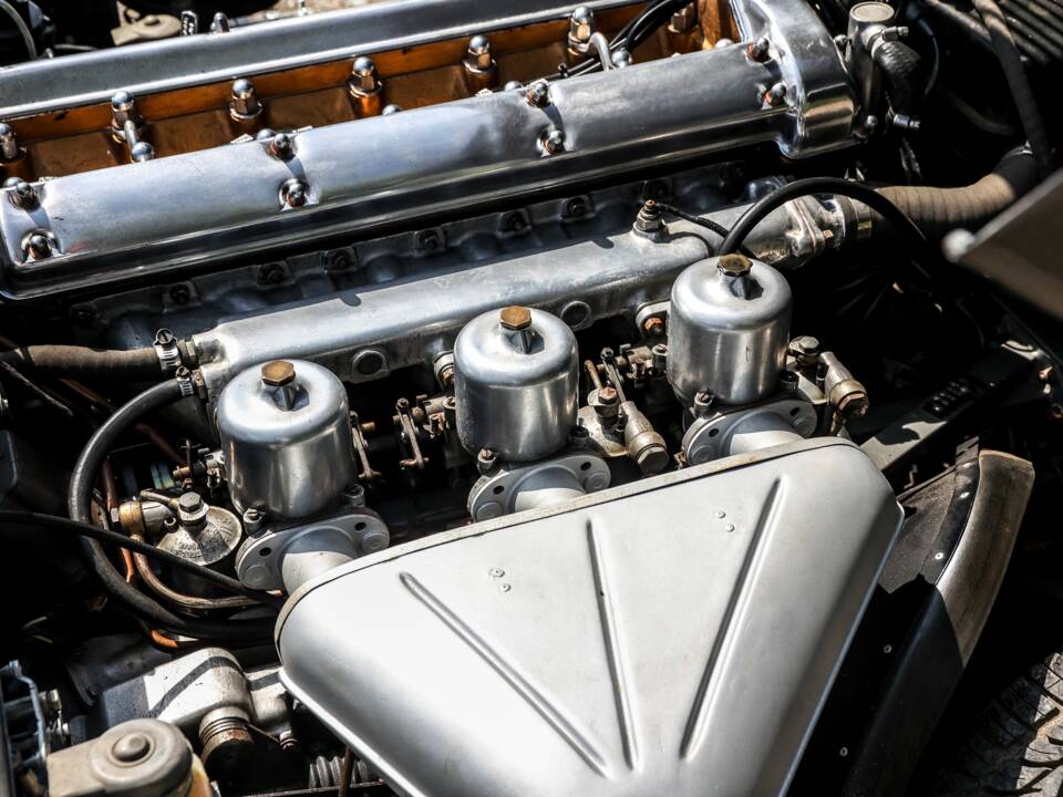 Image 29/44 de Jaguar Type E 4.2 (1964)