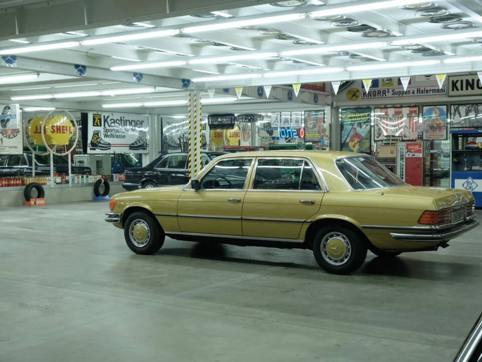 Image 6/76 of Mercedes-Benz 350 SEL (1977)