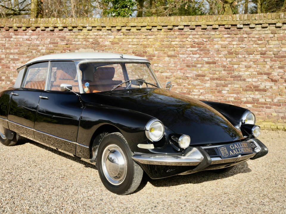 Image 17/50 de Citroën DS 19 (1963)