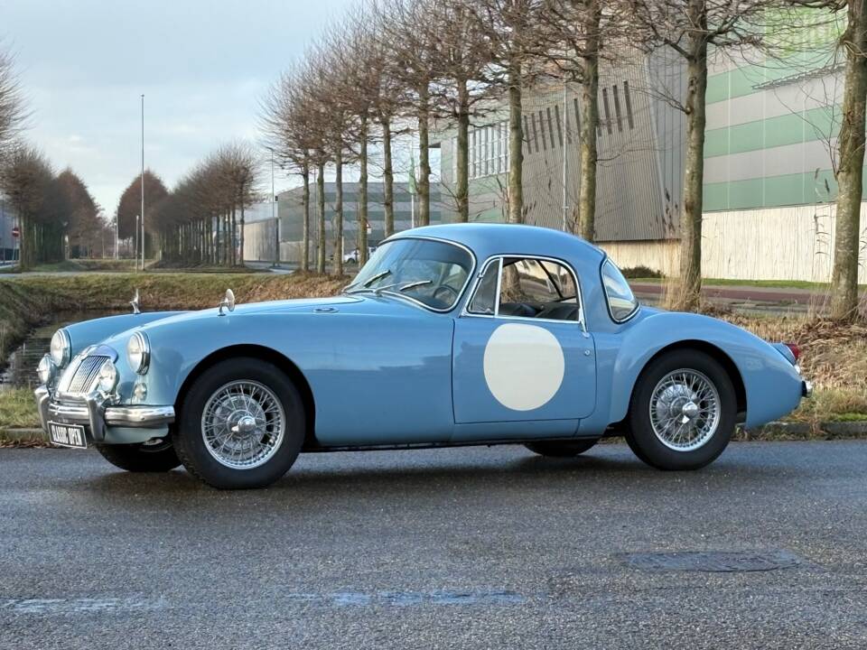 Image 1/22 of MG MGA 1500 (1958)