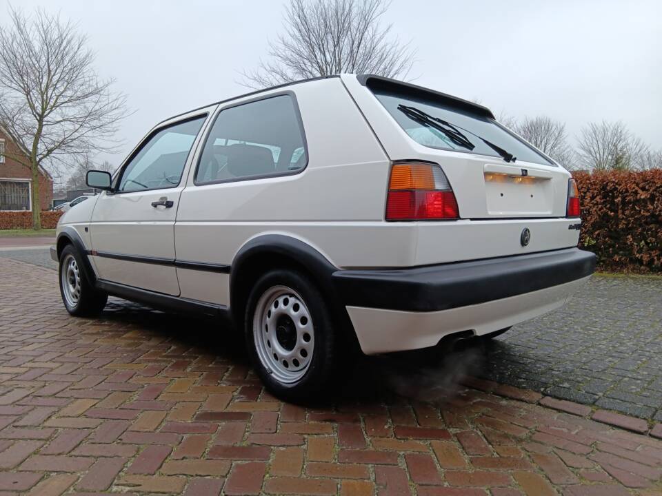 Bild 2/86 von Volkswagen Golf II GTi 1.8 (1990)