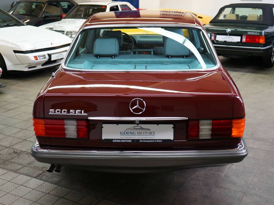 Immagine 16/42 di Mercedes-Benz 500 SEL (1982)