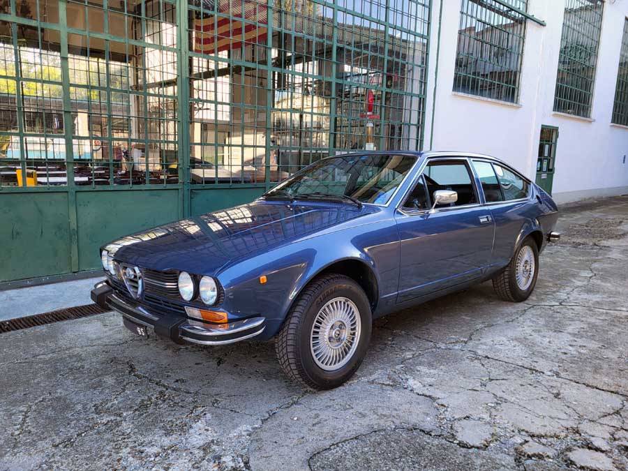 Image 3/37 of Alfa Romeo Alfetta GTV 2.0 L (1978)