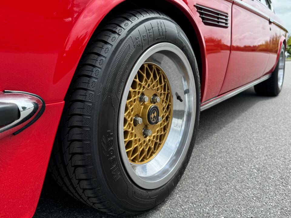 Image 12/73 of BMW 2,5 CS (1975)