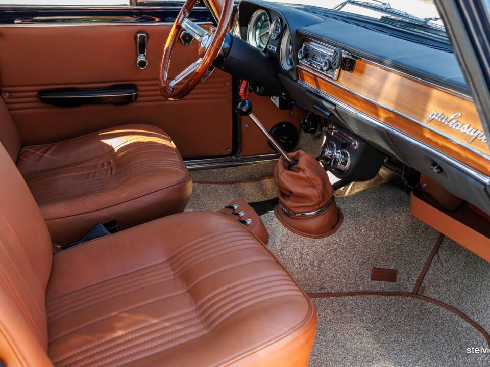 Bild 31/43 von Alfa Romeo Giulia Super 1.6 (1973)