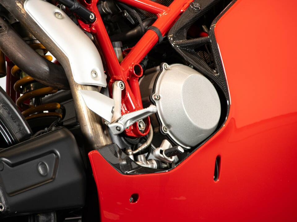 Image 9/50 of Ducati DUMMY (2004)