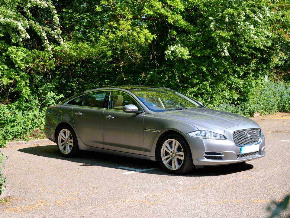 Image 8/50 of Jaguar XJ 5.0 (2012)
