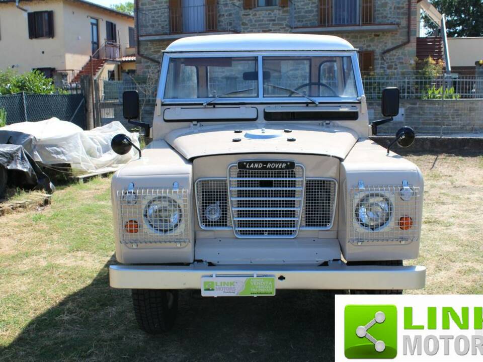 Image 3/10 of Land Rover 88 (1978)