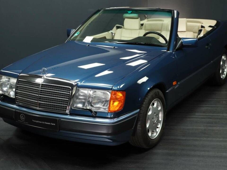 Bild 1/30 von Mercedes-Benz 300 CE-24 (1993)