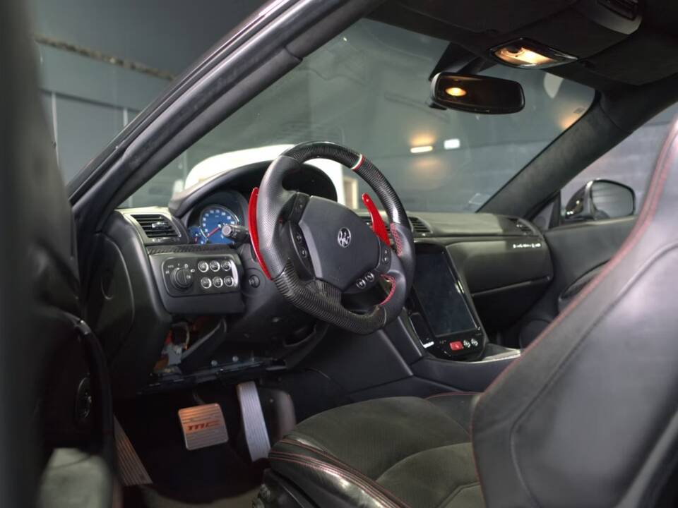 Image 14/34 of Maserati GranTurismo Sport (2014)
