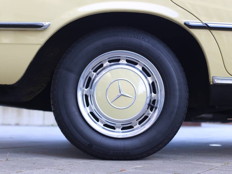 Bild 73/76 von Mercedes-Benz 280 SE (1977)