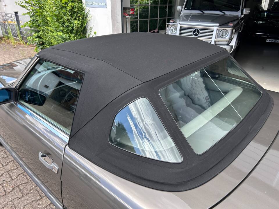 Image 23/37 of Mercedes-Benz 560 SL (1986)