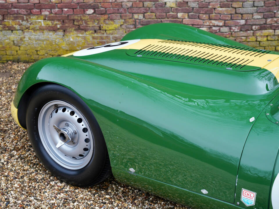 Image 15/50 of Lister Knobbly (1959)