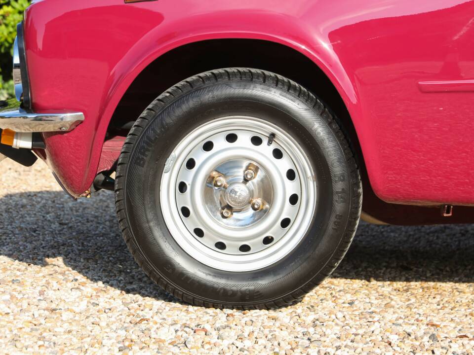 Image 19/50 of Alfa Romeo Giulia Nuova Super 1300 (1975)