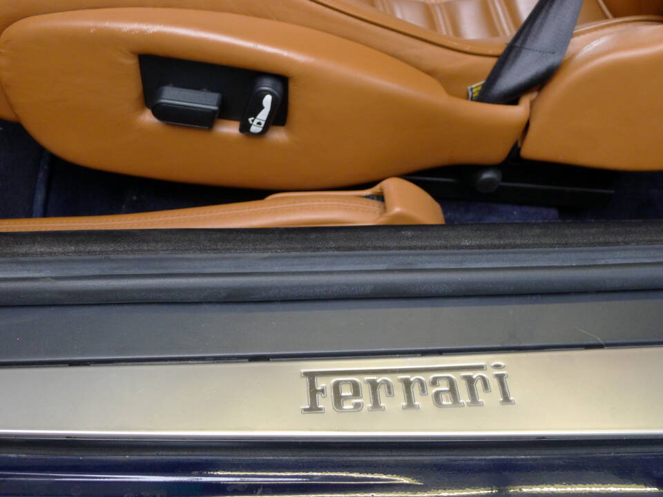 Image 34/41 of Ferrari 550 Maranello (2000)