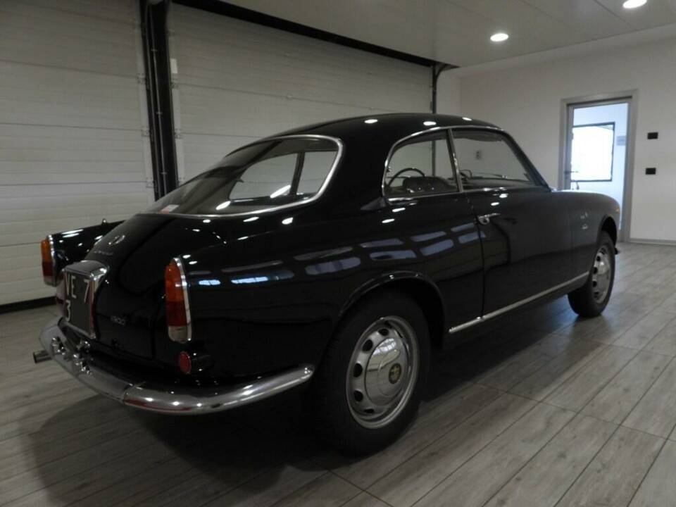 Image 4/15 of Alfa Romeo Giulia 1600 Sprint (1963)