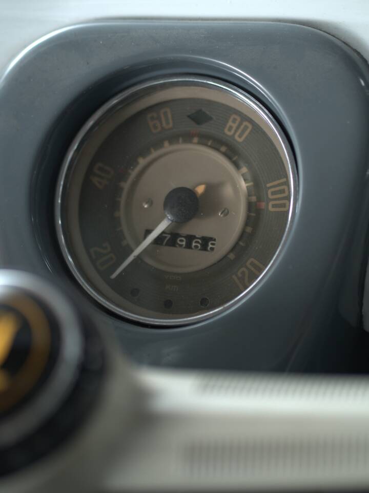 Bild 33/49 von Volkswagen T1 Brasil 1.6 (1970)