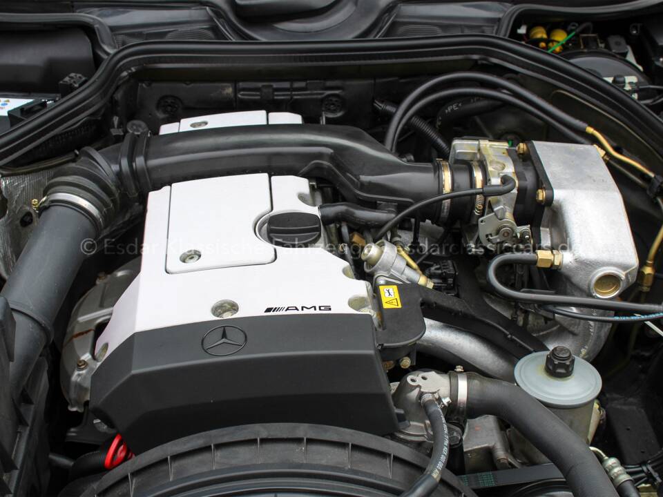 Image 11/33 of Mercedes-Benz E 200 (1994)