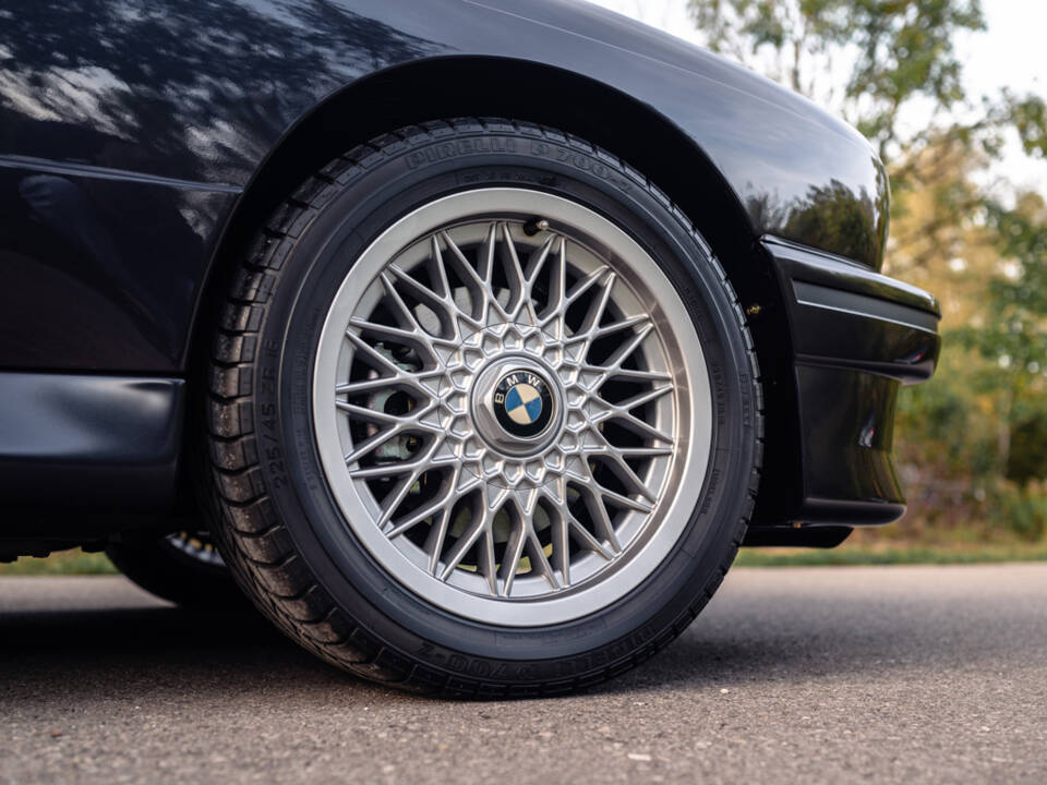 Image 38/50 de BMW M3 (1989)