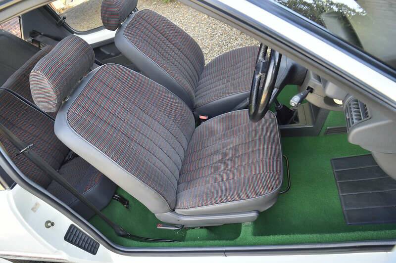 Image 26/35 of Peugeot 205 (1985)