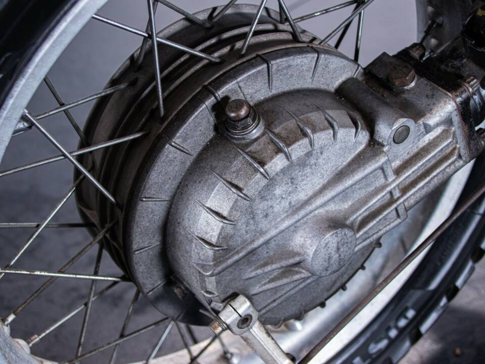 Image 13/50 of BMW R 80 GS (1988)