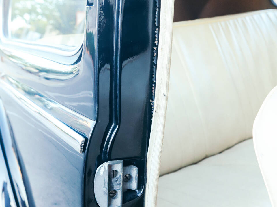 Image 108/130 of Volkswagen Beetle 1200 Export &quot;Oval&quot; (1954)