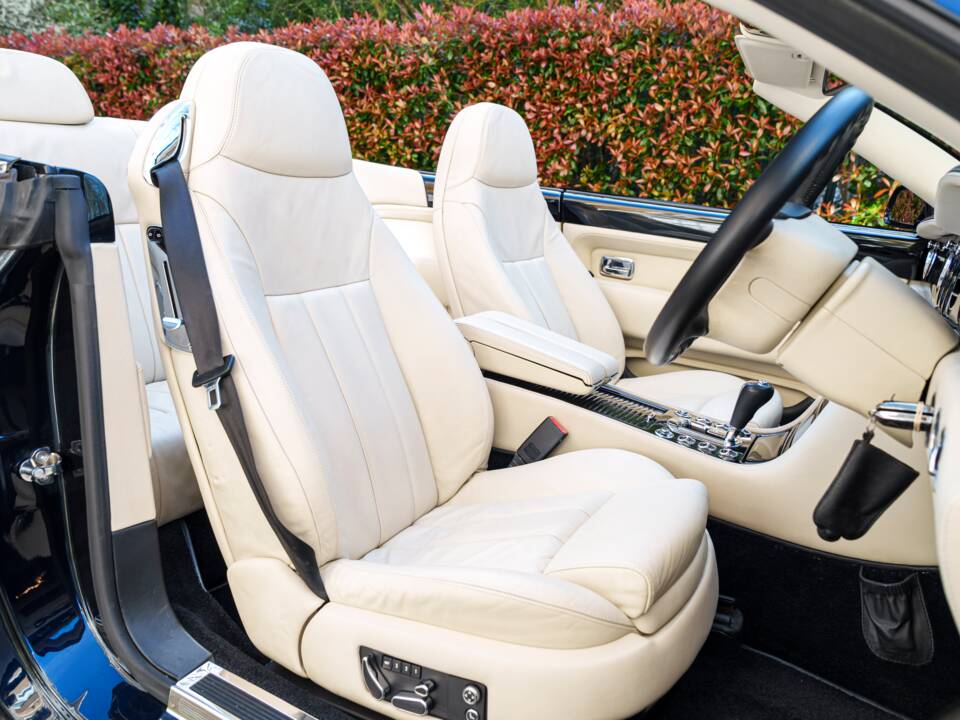 Bild 22/27 von Bentley Azure (2007)