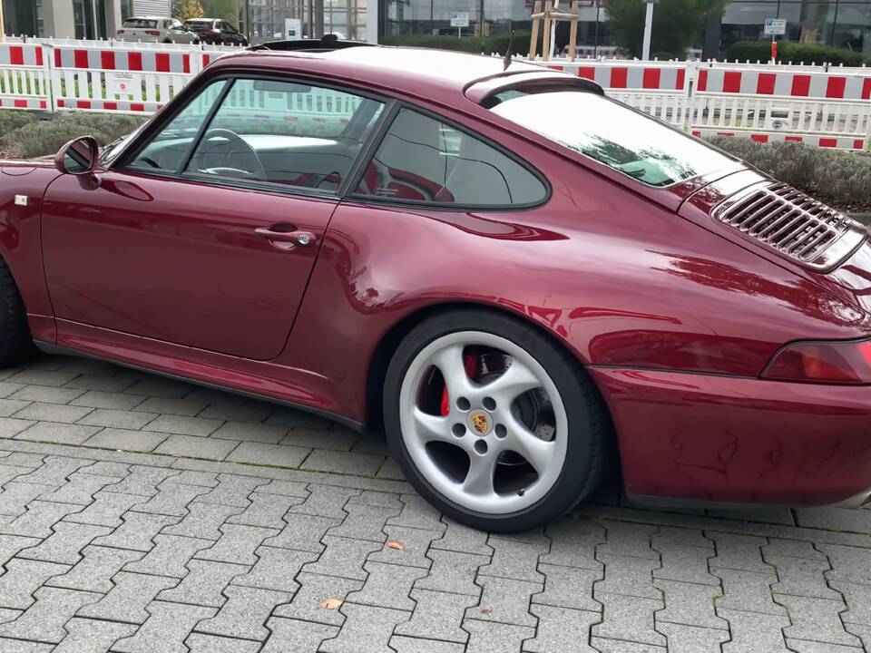 Imagen 3/13 de Porsche 911 Carrera 4S (1998)