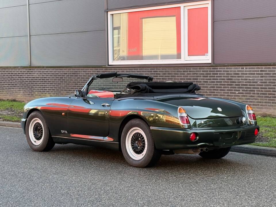 Bild 13/14 von MG RV8 (1994)