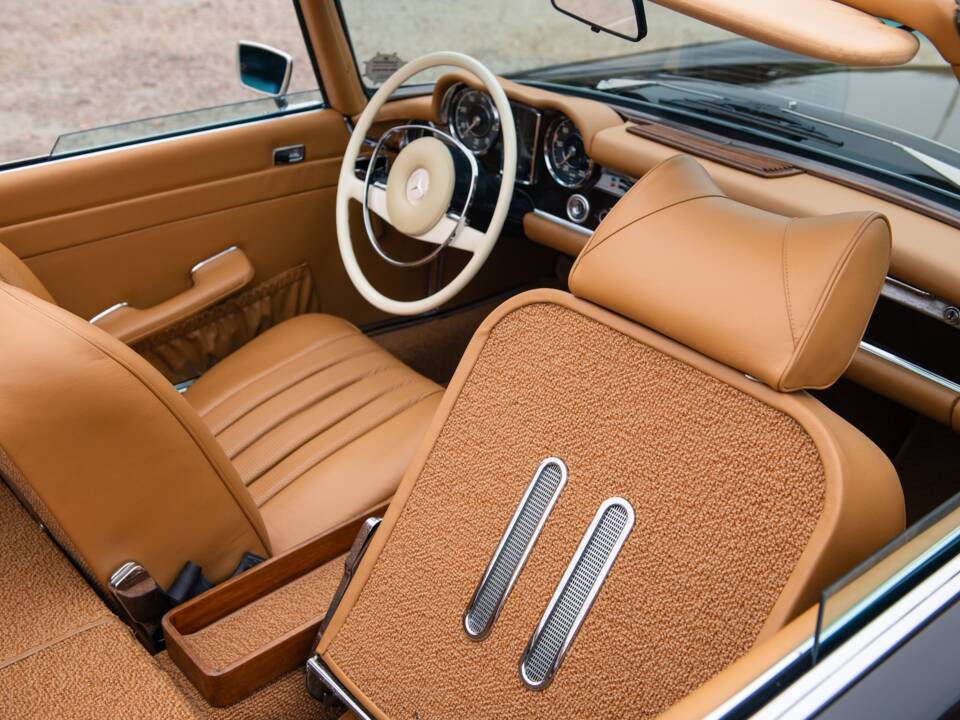 Bild 15/20 von Mercedes-Benz 280 SL (1971)