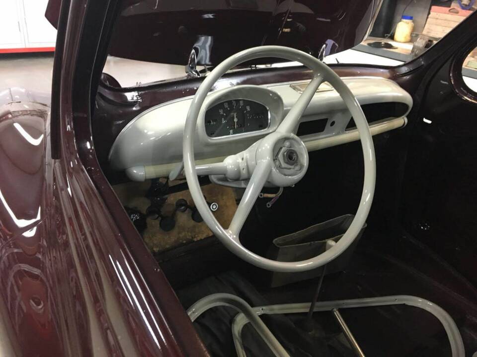 Bild 6/8 von Renault 4 CV (1961)