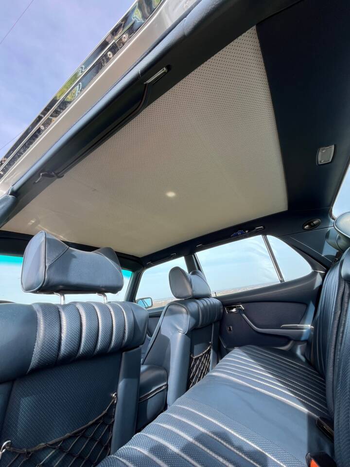 Image 9/17 de Mercedes-Benz 280 SE (1977)