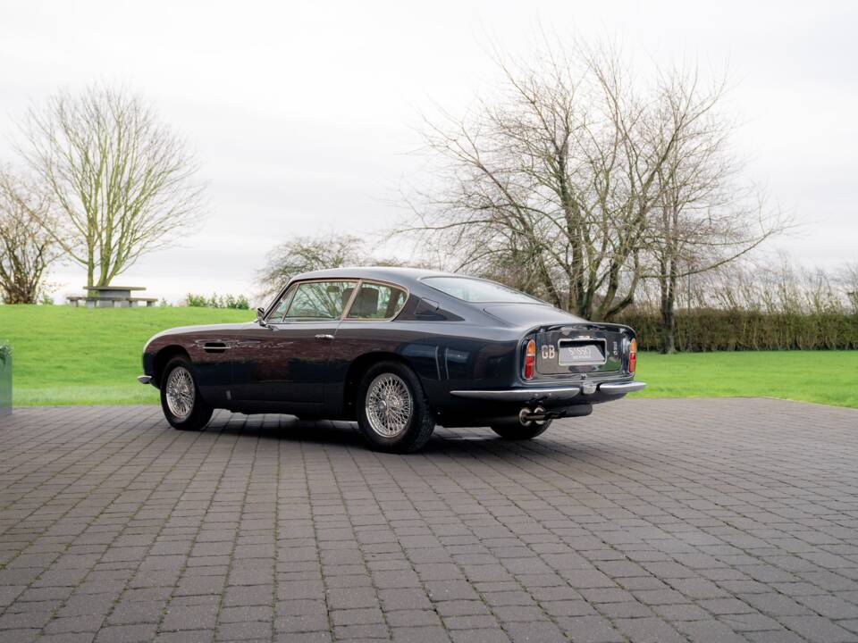 Image 36/79 of Aston Martin DB 6 (1968)