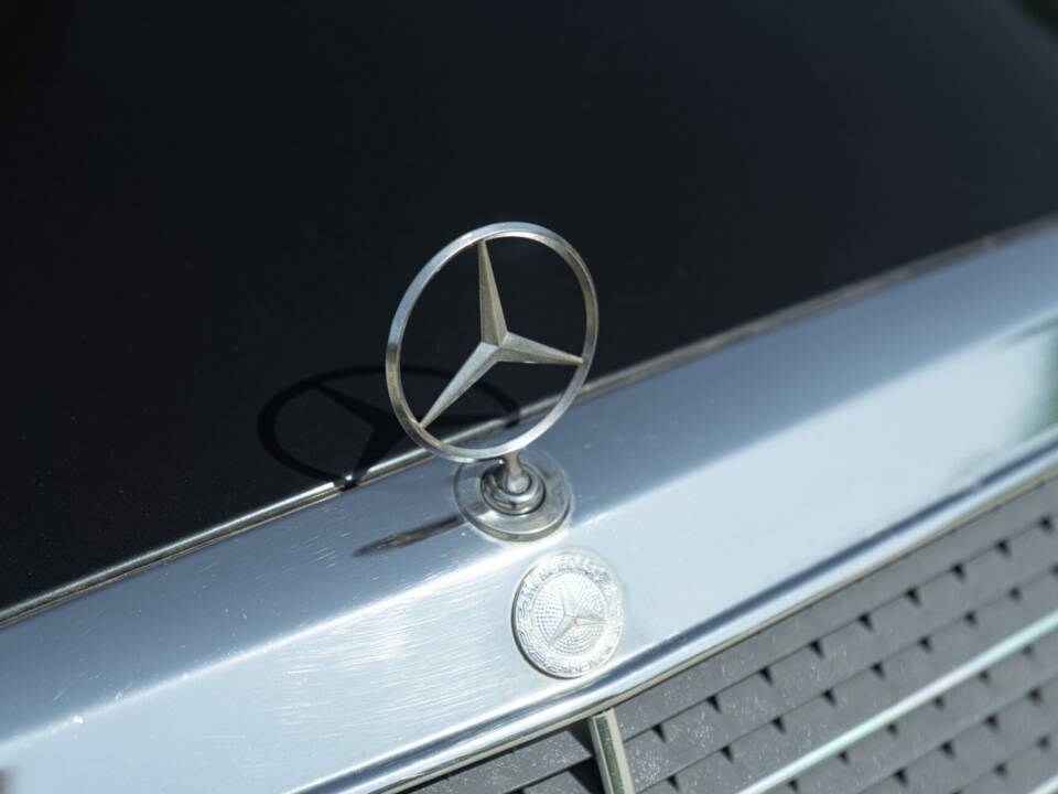 Immagine 11/44 di Mercedes-Benz 200 TE (1992)