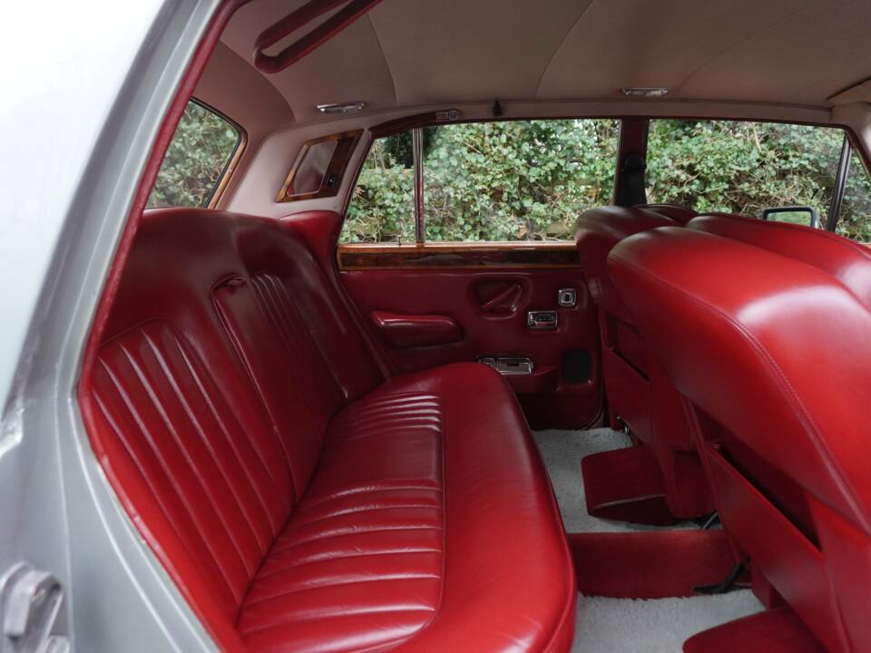 Image 15/20 of Bentley T 1 (1974)