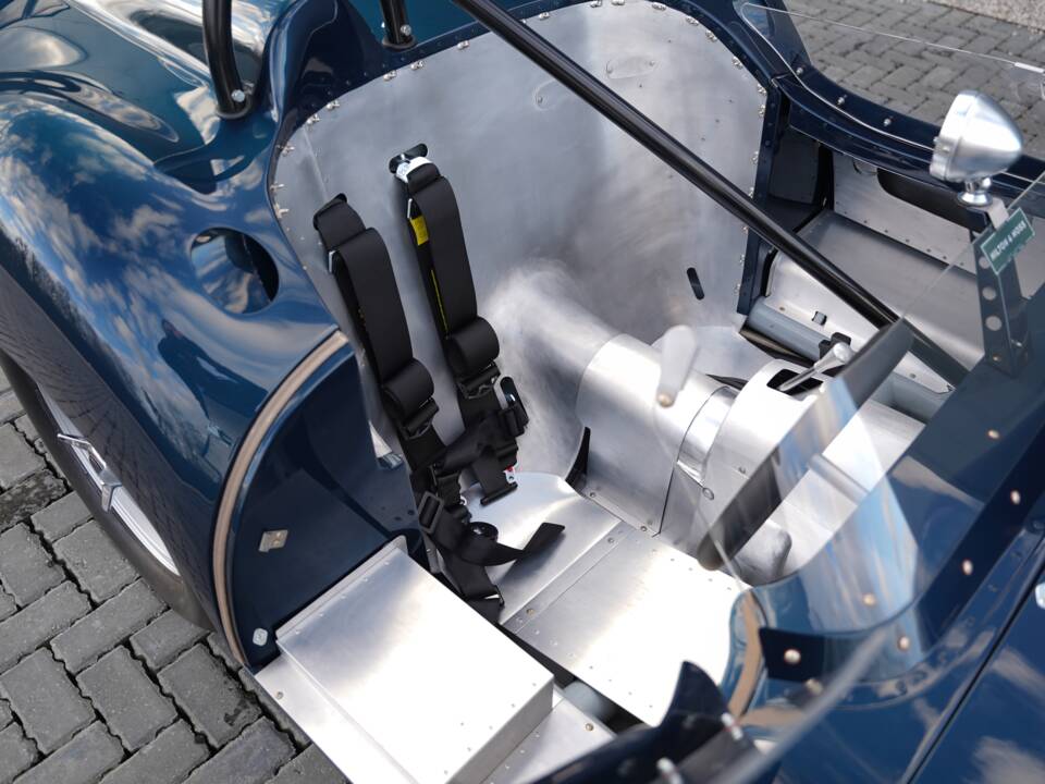 Image 13/50 of Lister Knobbly (1958)