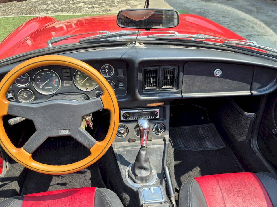 Image 25/40 of MG MGB (1979)