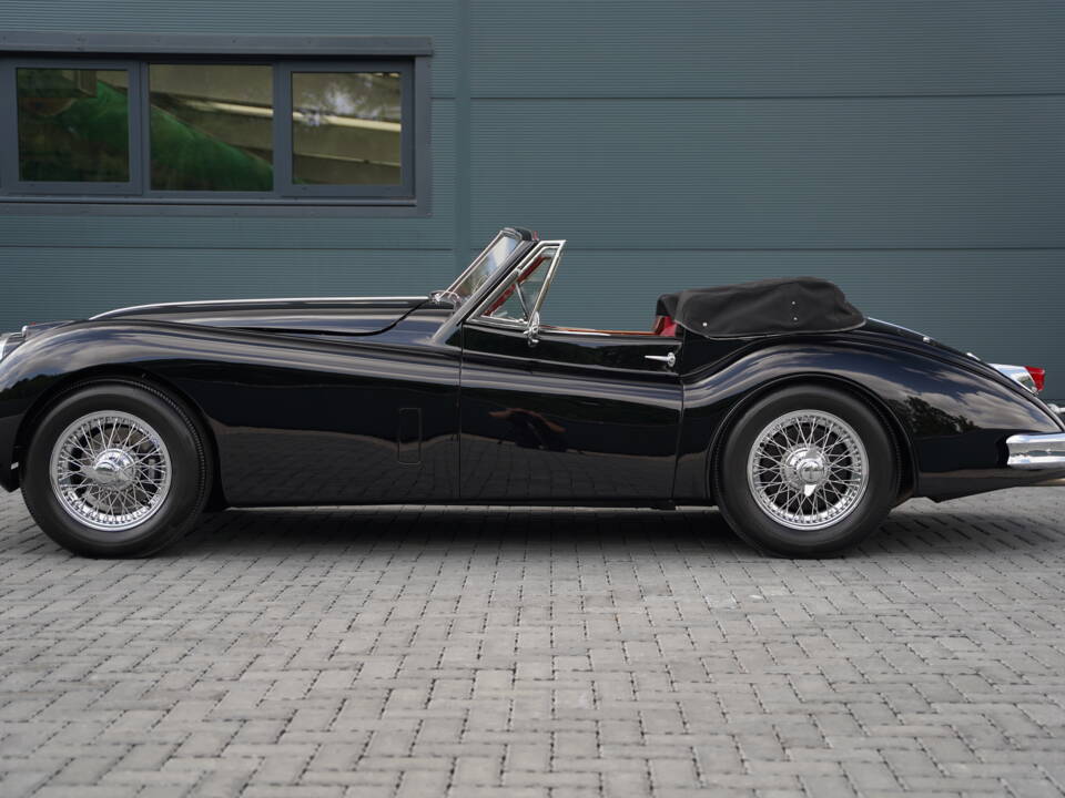 Image 6/50 of Jaguar XK 140 DHC (1956)