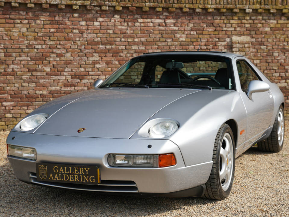 Immagine 16/50 di Porsche 928 GTS (1993)