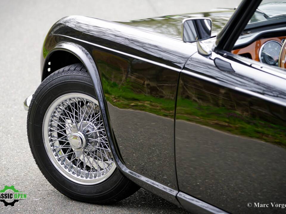 Image 32/37 of Triumph TR 4 (1965)