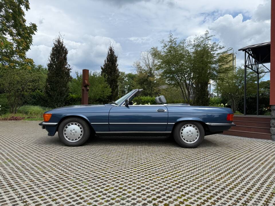 Image 2/30 of Mercedes-Benz 560 SL (1987)