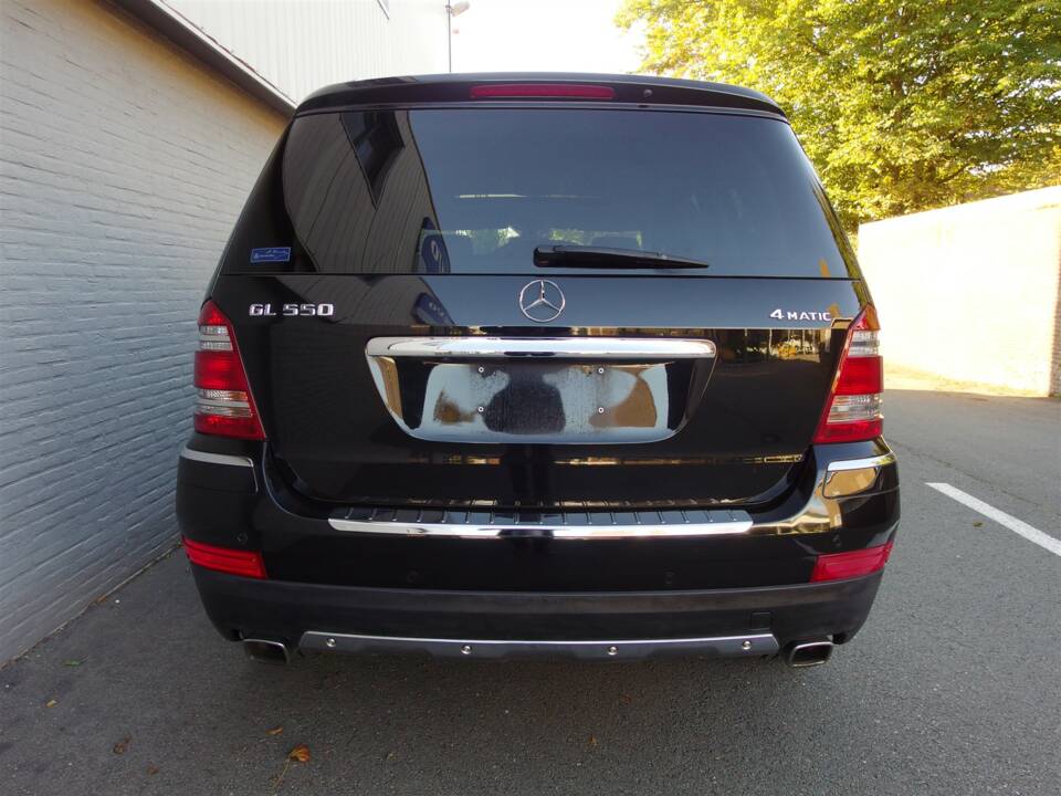 Immagine 8/100 di Mercedes-Benz GL 550 4MATIC (2008)