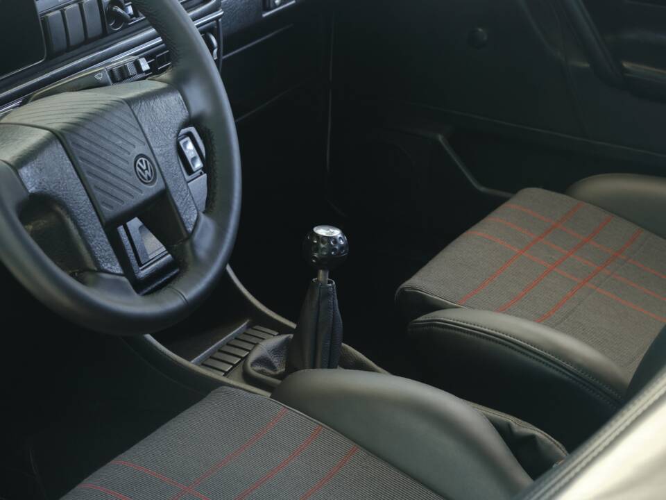 Bild 28/47 von Volkswagen Golf II Rallye 1.8 (1989)