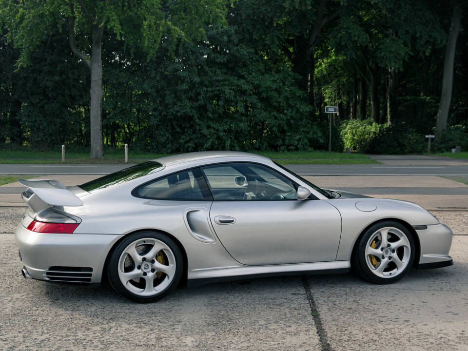 Image 17/51 of Porsche 911 GT2 (2001)