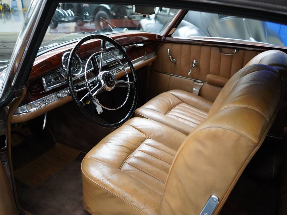 Image 2/10 of Mercedes-Benz 300 S Cabriolet A (1953)
