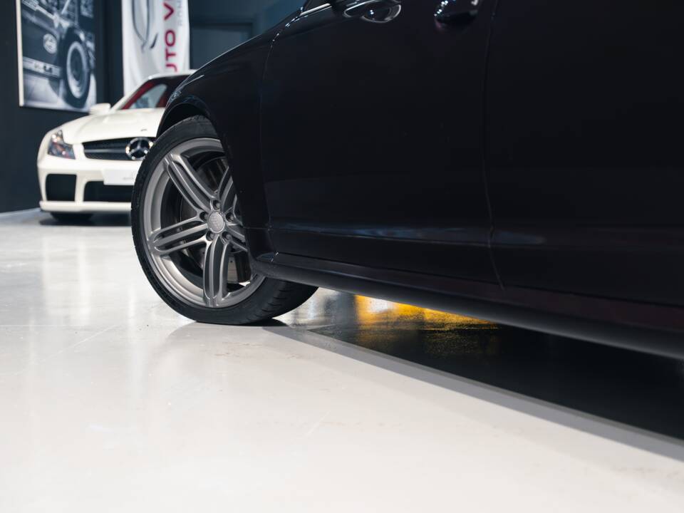 Imagen 13/36 de Audi RS6 Avant (2010)